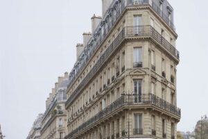 Les lois qui s’appliquent dans les copropriétés : guide complet pour propriétaires, syndics et gestionnaires